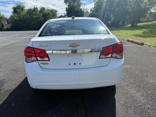 Summit White 2015 Chevrolet Cruze LS