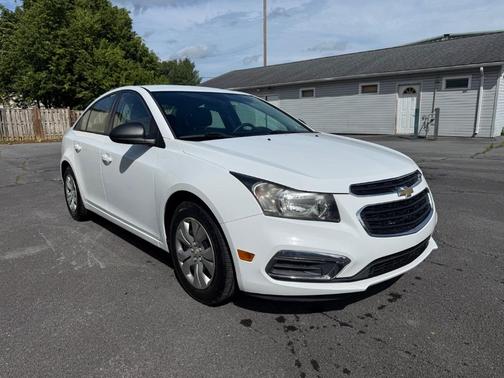 Summit White 2015 Chevrolet Cruze LS