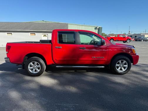 Red Alert 2011 Nissan Titan SV