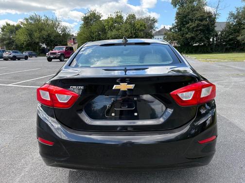 Mosaic Black Metallic 2017 Chevrolet Cruze LS