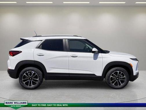 Summit White 2026 Chevrolet Trailblazer LT