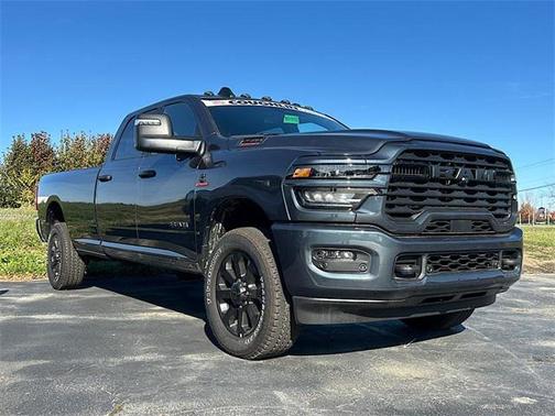 2025 RAM 2500 Big Horn Crew Cab 4x4 8' Box