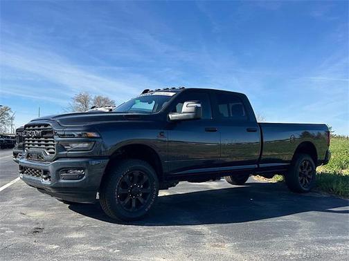 2025 RAM 2500 Big Horn Crew Cab 4x4 8' Box