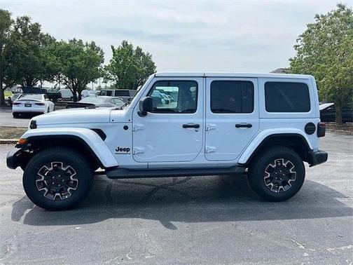 2025 Jeep Wrangler 4-Door Sahara 4x4