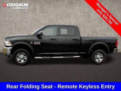2017 RAM 3500 Tradesman Crew Cab 4x4 6'4' Box