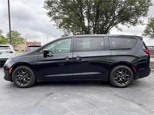 2020 Chrysler Pacifica Touring