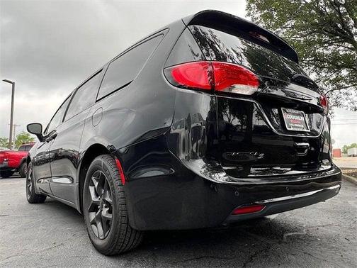 2020 Chrysler Pacifica Touring
