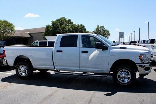 2024 RAM 3500 Tradesman Crew Cab 4x4 8' Box