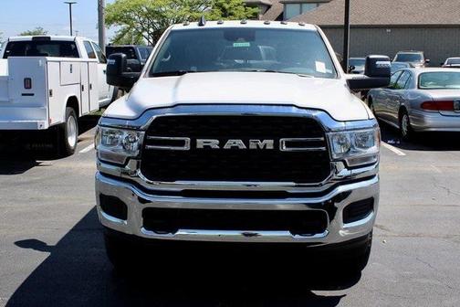 2024 RAM 3500 Tradesman Crew Cab 4x4 8' Box