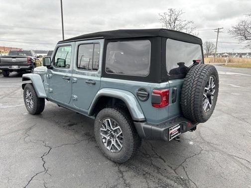 2024 Jeep Wrangler 4-Door Sahara 4x4