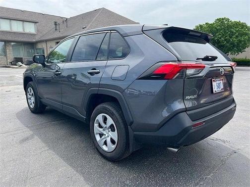 2022 Toyota RAV4 LE