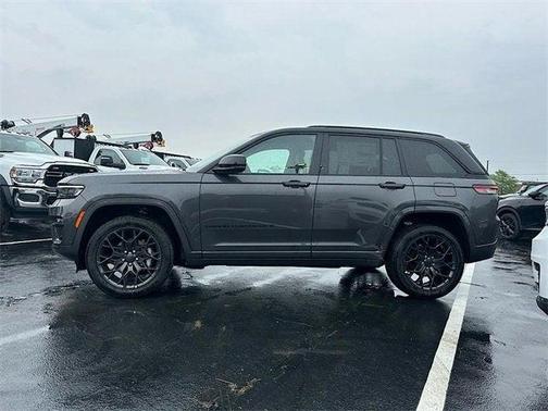 2025 Jeep Grand Cherokee Summit