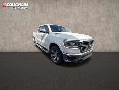 Ivory White Tri-Coat Pearlcoat 2019 RAM 1500 Laramie
