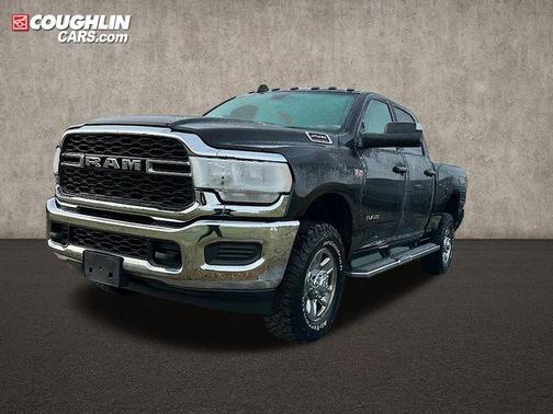 2022 RAM 2500 Tradesman Crew Cab 4x4 6'4' Box