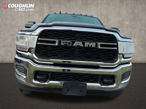 2022 RAM 2500 Tradesman Crew Cab 4x4 6'4' Box