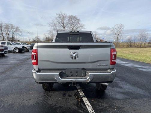 2024 RAM 3500 Tradesman Crew Cab 4x4 6'4' Box