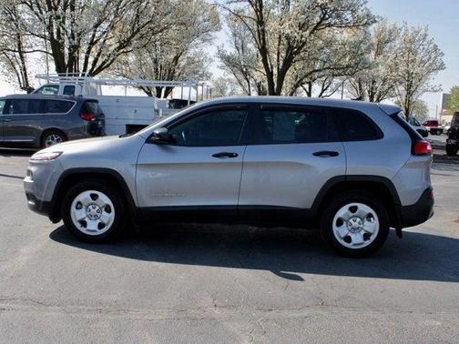 2015 Jeep Cherokee Sport