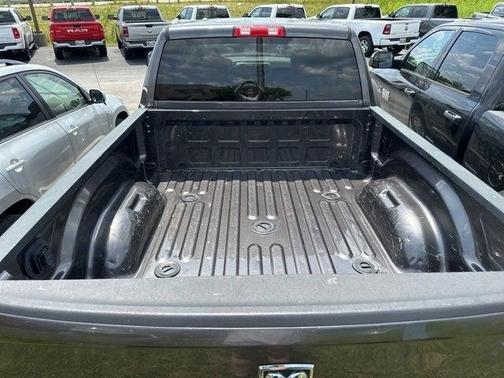 2017 RAM 3500 Tradesman Crew Cab 4x4 6'4' Box