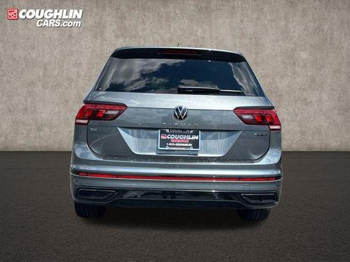 Platinum Gray Metallic 2022 Volkswagen Tiguan 2.0T SE R-Line Black 4MOTION