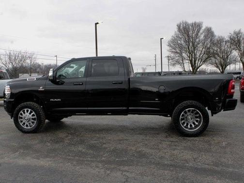 2024 RAM 3500 Laramie Crew Cab 4x4 8' Box