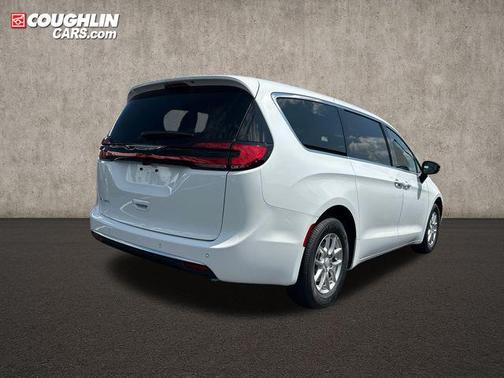 Pw7 2027 Chrysler Pacifica L