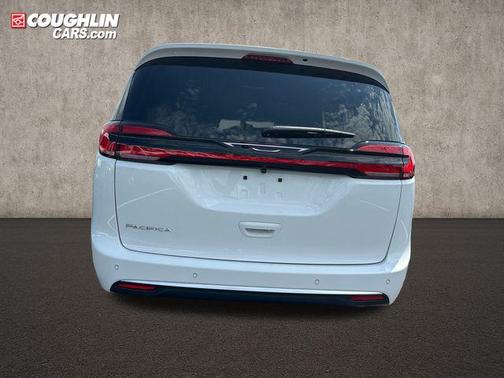 Pw7 2027 Chrysler Pacifica L