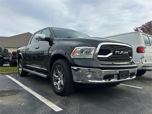 2017 RAM 1500 Limited Crew Cab 4x4 5'7' Box