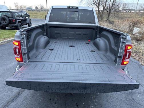 2024 RAM 3500 Tradesman Crew Cab 4x4 6'4' Box
