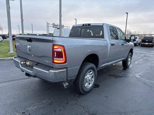 2024 RAM 3500 Tradesman Crew Cab 4x4 6'4' Box