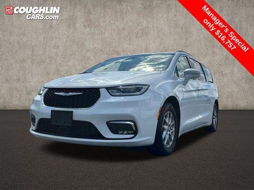 Bright White Clearcoat 2022 Chrysler Pacifica Touring L