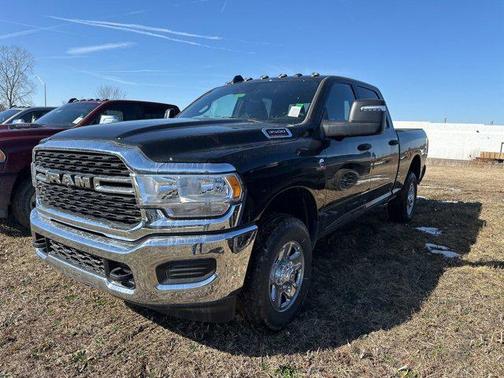 2024 RAM 3500 Tradesman Crew Cab 4x4 6'4' Box