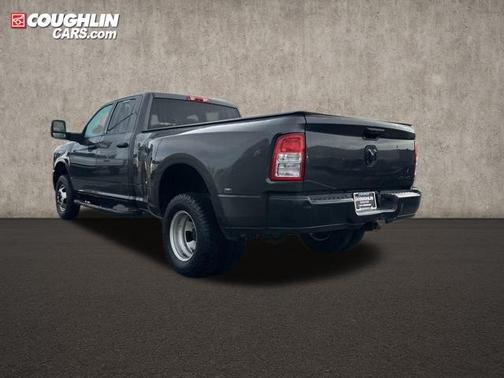 2024 RAM 3500 Tradesman Crew Cab 4x4 8' Box