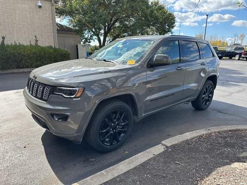2022 Jeep Grand Cherokee Laredo