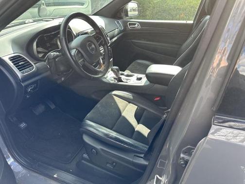 2022 Jeep Grand Cherokee Laredo