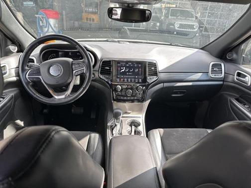 2022 Jeep Grand Cherokee Laredo