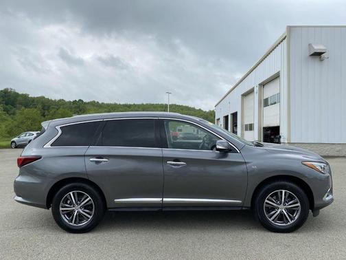 Photo 2 of 39 of 2019 INFINITI QX60 Luxe