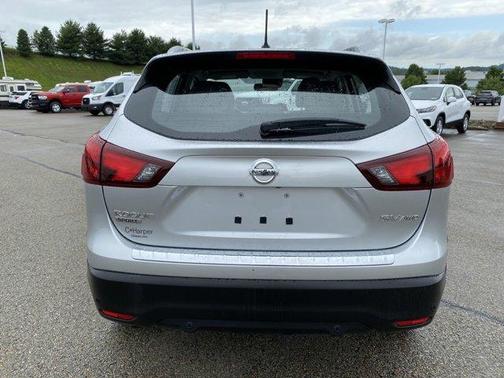 Photo 5 of 30 of 2019 Nissan Rogue Sport SV