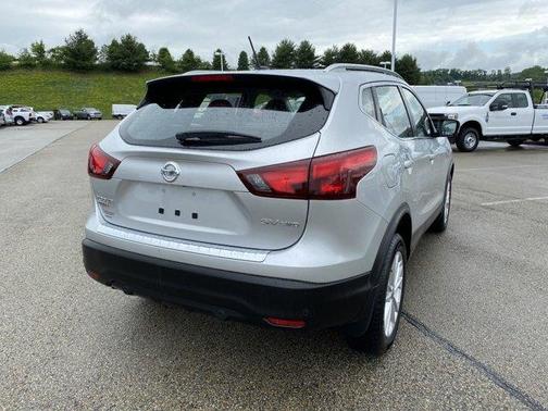 Photo 4 of 30 of 2019 Nissan Rogue Sport SV