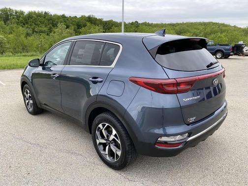 Photo 5 of 32 of 2020 Kia Sportage LX