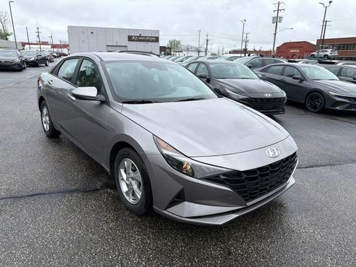 Gray 2023 Hyundai ELANTRA SE
