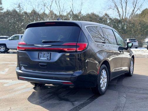2023 Chrysler Pacifica Touring-L