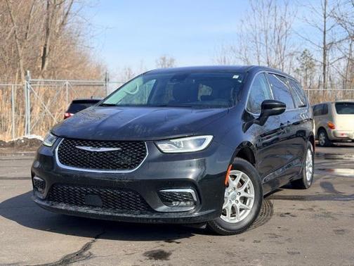 2023 Chrysler Pacifica Touring-L