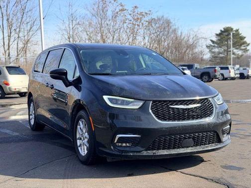 2023 Chrysler Pacifica Touring-L
