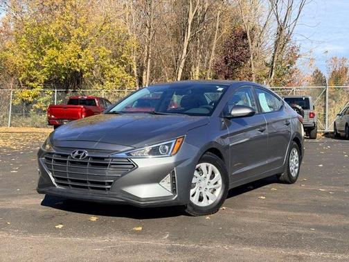 2019 Hyundai ELANTRA SE