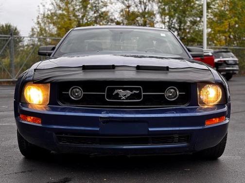 2007 Ford Mustang Deluxe