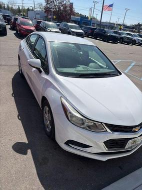 Summit White 2017 Chevrolet Cruze LS