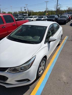 Summit White 2017 Chevrolet Cruze LS