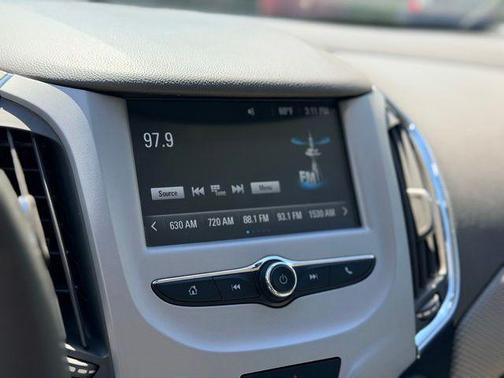 Summit White 2017 Chevrolet Cruze LS