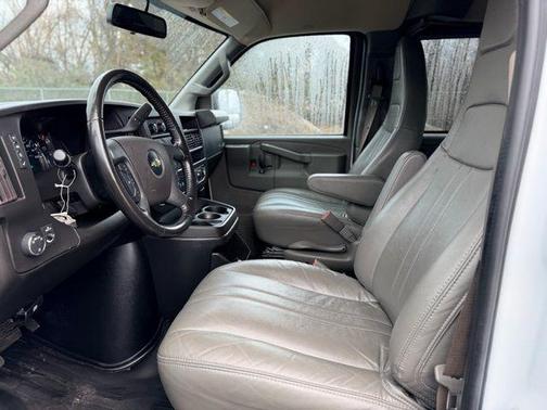 2023 Chevrolet Express 3500 LS
