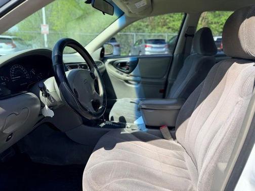 Olympic White 2003 Chevrolet Malibu Base